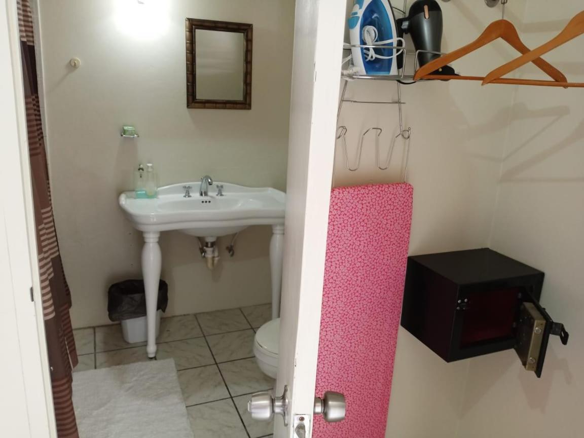 Ridgeway Guest House Бухта Монтего Экстерьер фото
