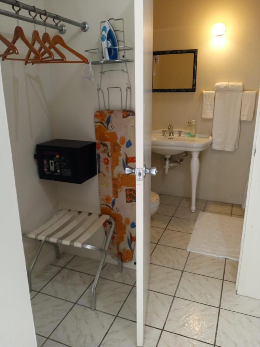 Ridgeway Guest House Бухта Монтего Экстерьер фото